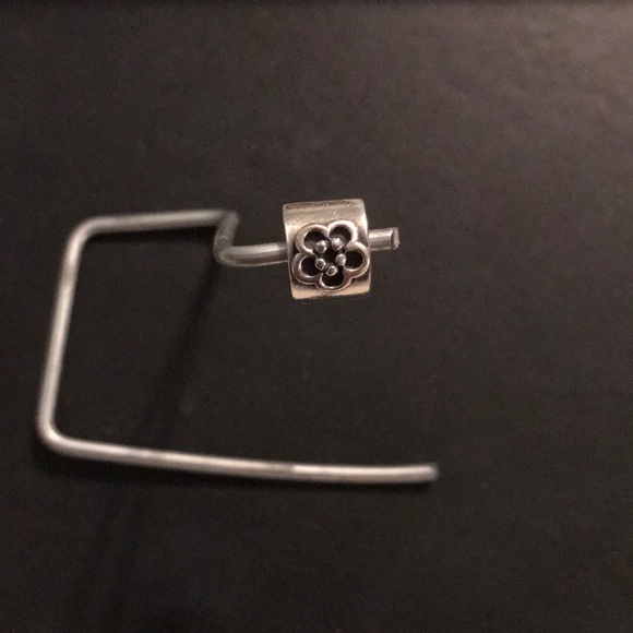 Pandora Daisy charm - Picture 9 of 10